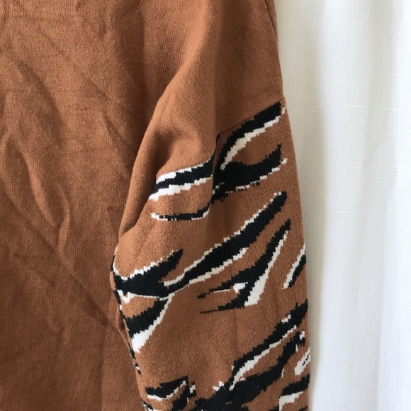 Simplee Tiger Sweater Woman Size Large - Picture 10 of 12